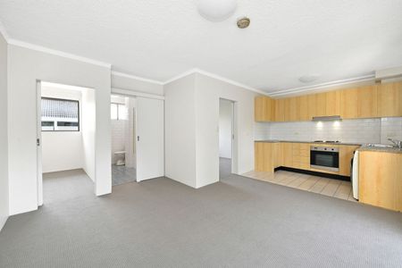 Light and Airy Unit in Prime Annandale Location - Photo 3