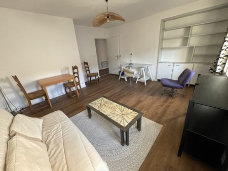 Location Appartement 2 pièces 51m² CARPENTRAS 84200 - Photo 3