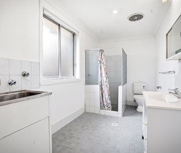 Cute & Cozy Granny Flat! Water Included - Photo 4