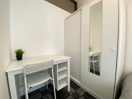 Calle de la Garceta, Madrid, Community of Madrid 28019 - Photo 1