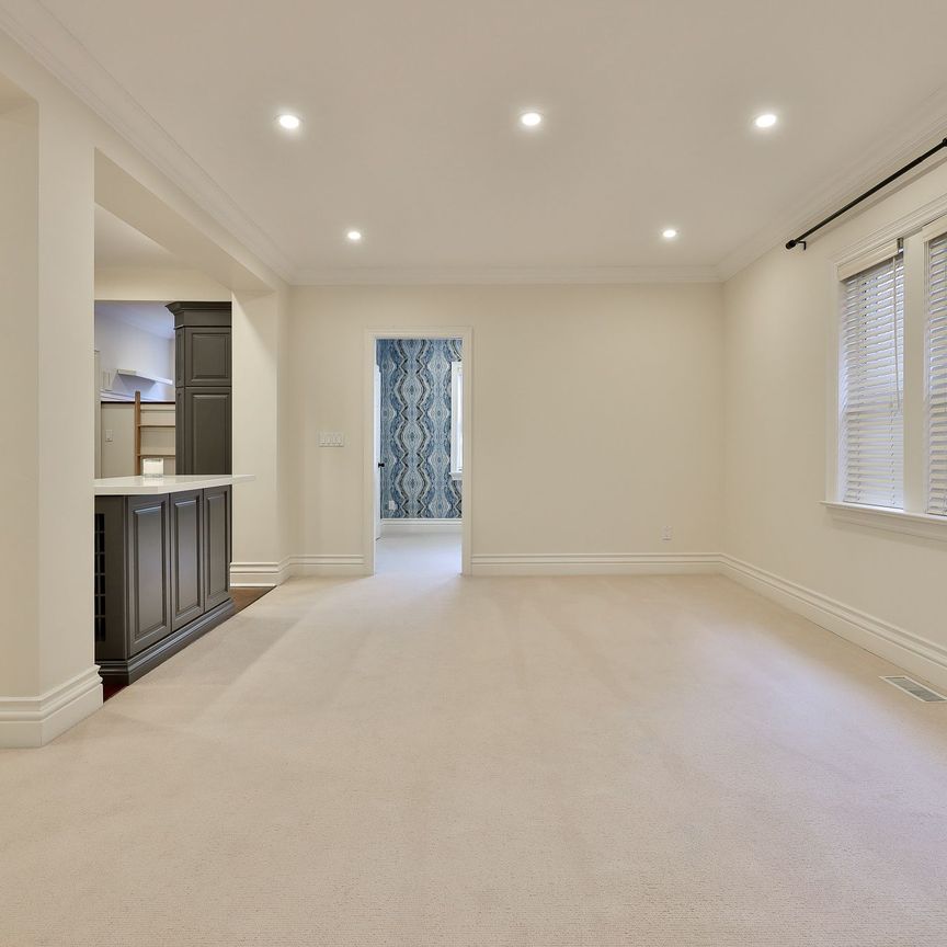 For Lease - 119 Chaplin Crescent Unit# Main, Toronto, Ontario - Photo 1