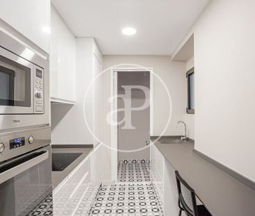 2 bedroom luxury Flat for rent in Madrid, Spain - Photo 2