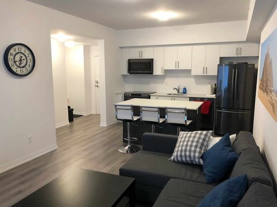 Two bedroom condo Barrie - Photo 1