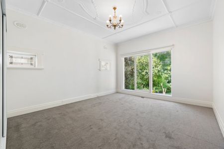 Renovated 4-Bedroom Art Deco Home in Prized Location - Photo 2