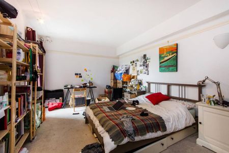 4 bedroom flat to rent - Photo 2