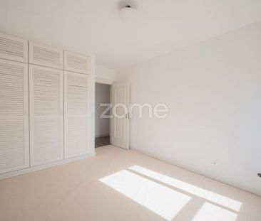 3 room luxury Apartment for rent in Cascais e Estoril, Portugal - Photo 3