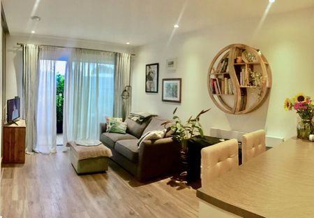 1 Bed Flat, Tierney Lane, W6 - Photo 2