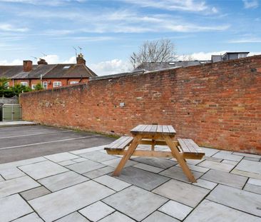 SHORT TERM - A conveniently located one bedroom apartment, offered ... - Photo 5