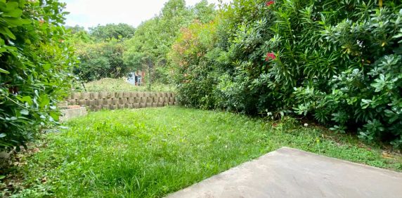 2 PIECES AVEC JARDIN ET PISCINE - Photo 2