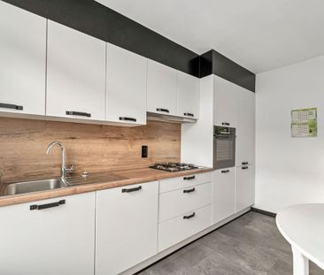 Huis te huur in Kortrijk voor € 895 met 3 slaapkamers - Photo 2