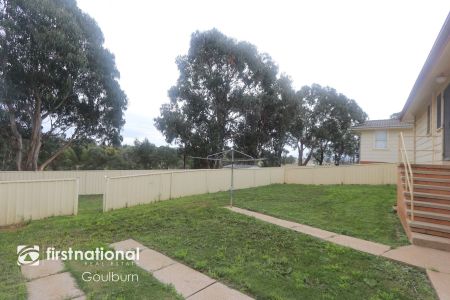 30 Strathallen Crescent, Goulburn - Photo 5