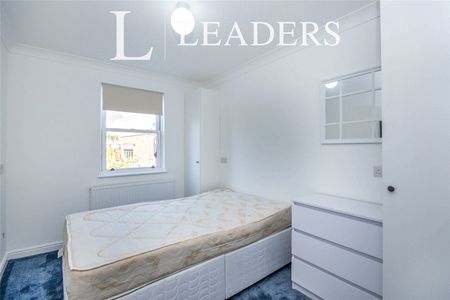 3 bedroom apartment to rent Richley House, Mannington Place, Bournemouth, BH2 - Photo 2