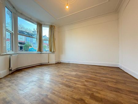 4 bedroom terraced house to rent - Photo 3