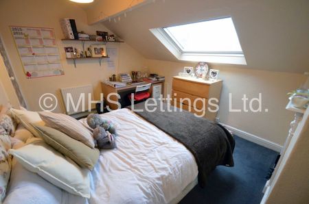 4 Bedroom Mid Terraced House for rent in Grimthorpe Street - Photo 2
