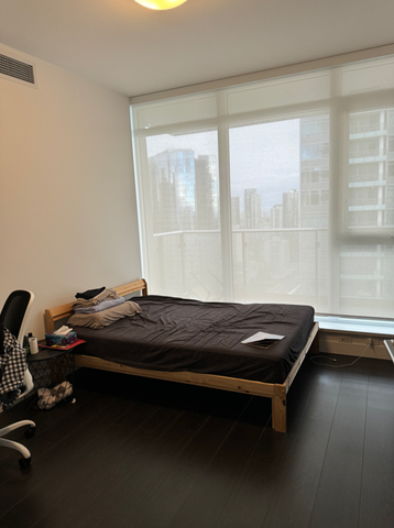 Luxury 2-Bedroom Condo Next to Metrotown SkyTrain For Rent! - Photo 5