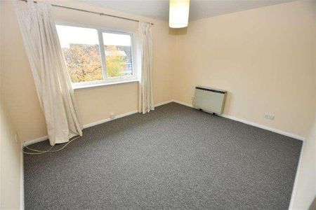 Bedroom T Floor In Godalming, GU7 - Photo 2