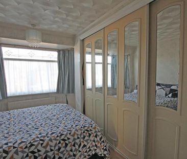 3 bedroom detached house to rent - Photo 2