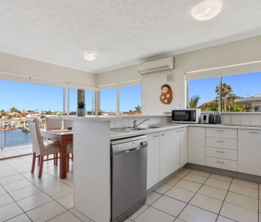 Waterfront Mooloolaba Penthouse - Photo 2