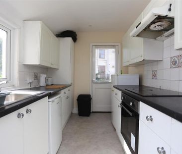 6 bedroom house to rent - Photo 2