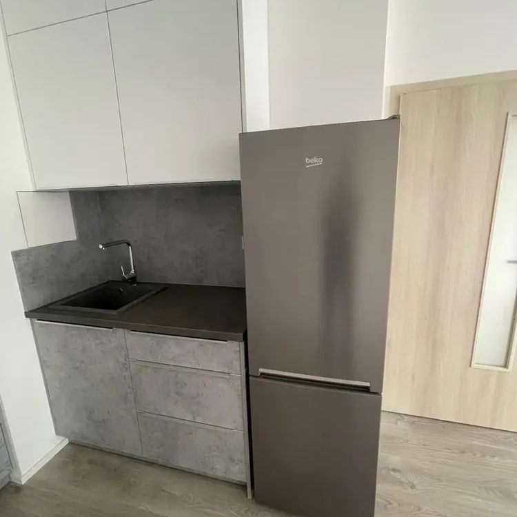 Pronájem bytu 2+kk s balkonem v OV na ul. Hasičská, Ostrava - Hrabůvka - Photo 1