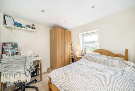 3 bedroom flat to rent - Photo 3