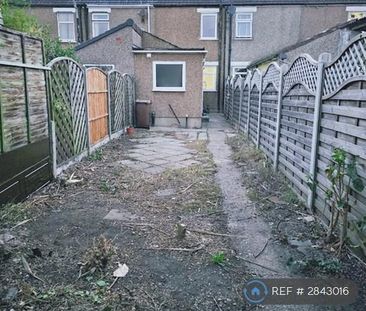 2 bedroom terraced house to rent - Photo 6