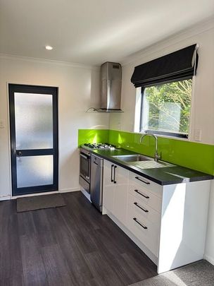 Cute Cottage in Cashmere Avenue - Photo 1