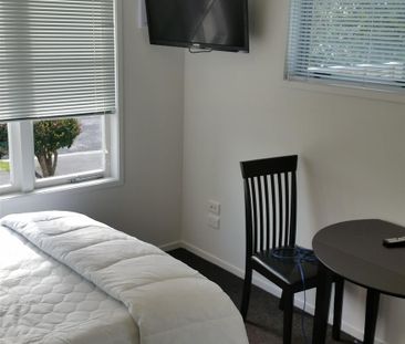 Furnished Two Bedroom Unit - Melville - Photo 1