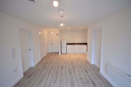 2 bedroom apartment to rent - Photo 3