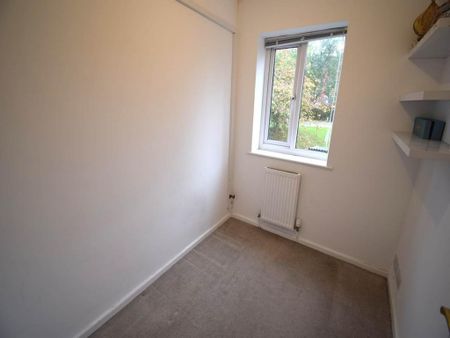 3 bedroom end of terrace house to rent - Photo 3