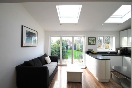 3 bedroom semi-detached house to rent - Photo 5