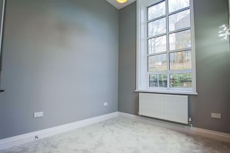 The Old Conservative Club, Irwell Terrace, Bacup - Photo 3