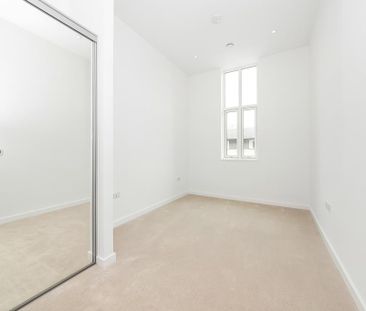 3 bedroom flat to rent - Photo 6