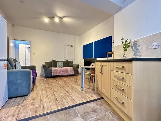 4 bedroom house share to rent - Photo 1