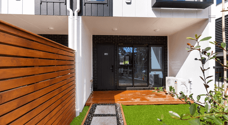 Modern Luxury - Unbeatable Location - Photo 4