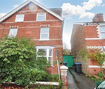 3 bedroom semi-detached house to rent - Photo 6