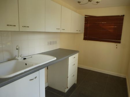 Anne Crescent, Salisbury, Durrington - Photo 5