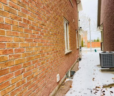 For Lease - 67 Larson Peak Road, Caledon, Ontario - Photo 2