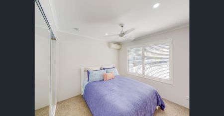 Stylish Townhouse - Photo 2
