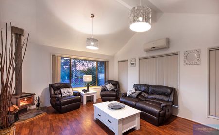 198 Castile Crescent, Edens Landing QLD 4207 - House For Rent | Domain - Photo 3