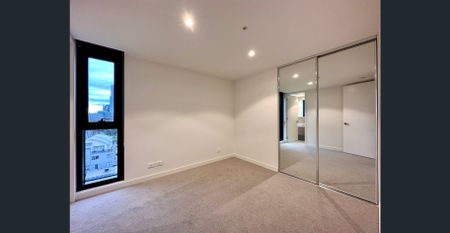 Spacious Two Bedroom Apartment in the Heart of West Melbourne - Photo 5
