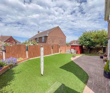 Hever Close, Hockley, SS5 - Photo 1