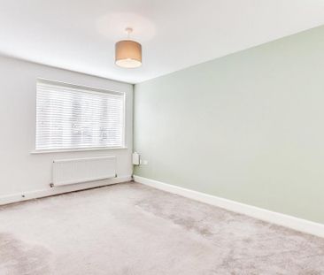 2 bedroom semi-detached house to rent - Photo 5