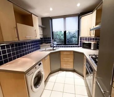 Room in a Shared Flat, Rush Common Mews, SW2 - Photo 2
