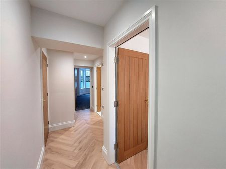 Blenheim Terrace, Scarborough - Photo 5