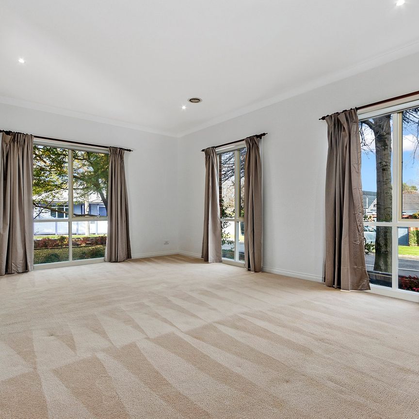 73 Sir Garnet Road, Surrey Hills - Photo 1