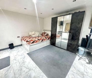 Rectory Road Studio, Southall, UB2 - Photo 1