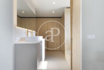 Penthouse for rent with Terrace in San Francesc (Valencia)