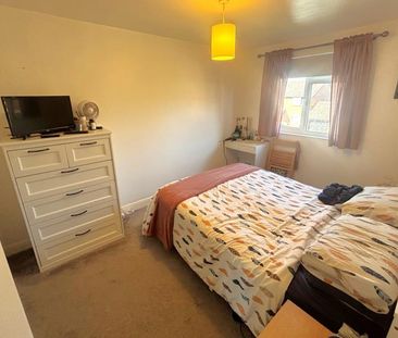 3 bedroom end of terrace house to rent - Photo 3