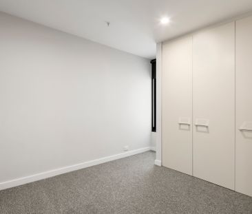 401/881 Dandenong Road, - Photo 2